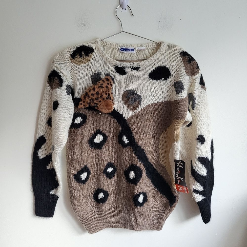 NWT 80s Vintage Mariea Kim Leopard Wool blend sweater. Unique style with belcoro